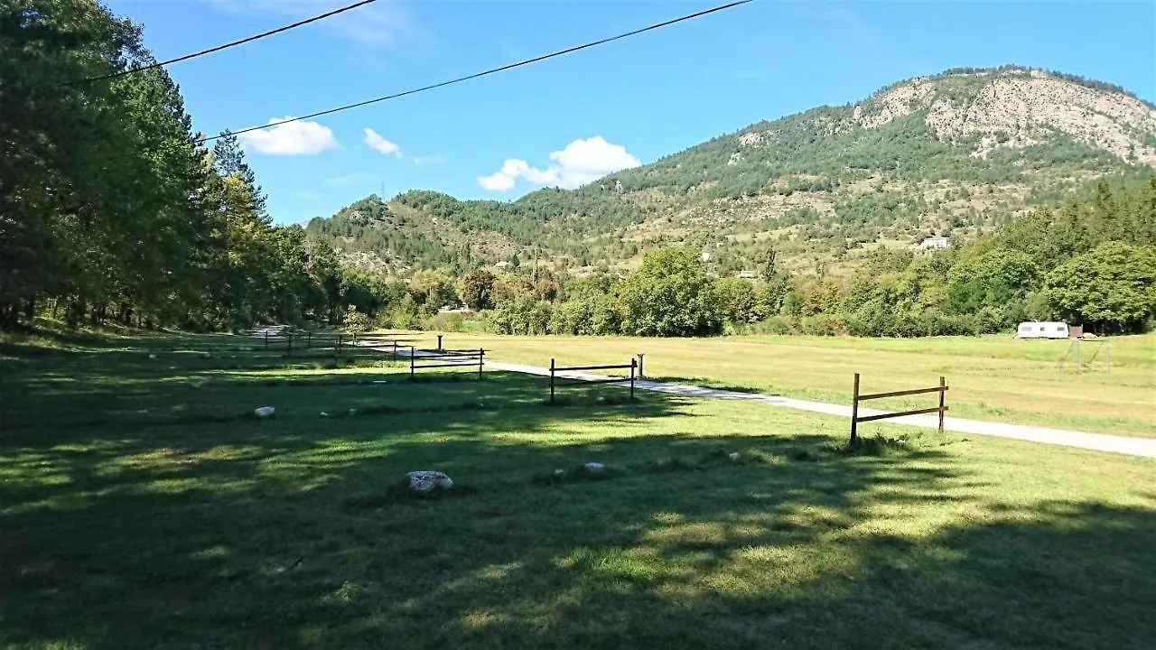 营地 Camping Les Framboiseilles 卡斯特拉讷